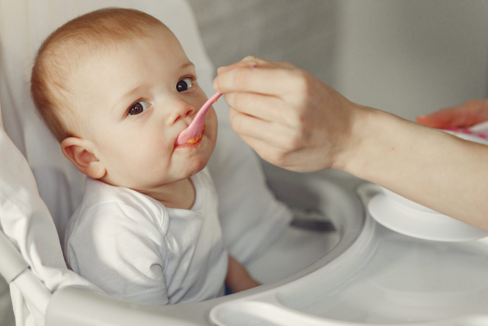 How Does a Speech Therapist Help Babies With Feeding & Swallowing